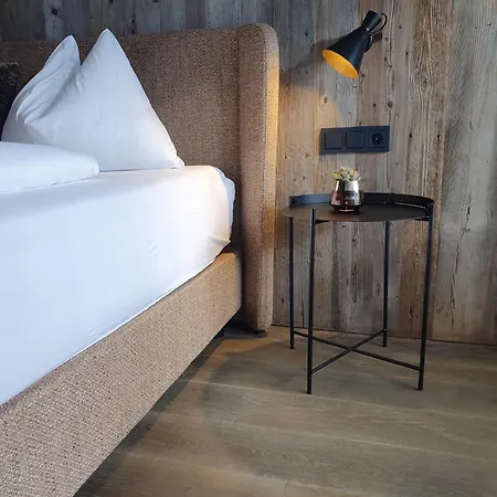 Kristall Hotel 4*